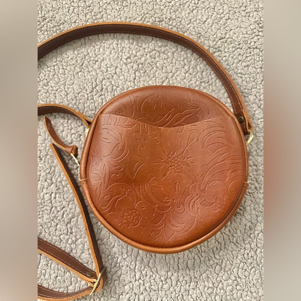 Portland Leather Goods Large Round Crossbody Bag Purse Meadow Brown Tooled NWOT